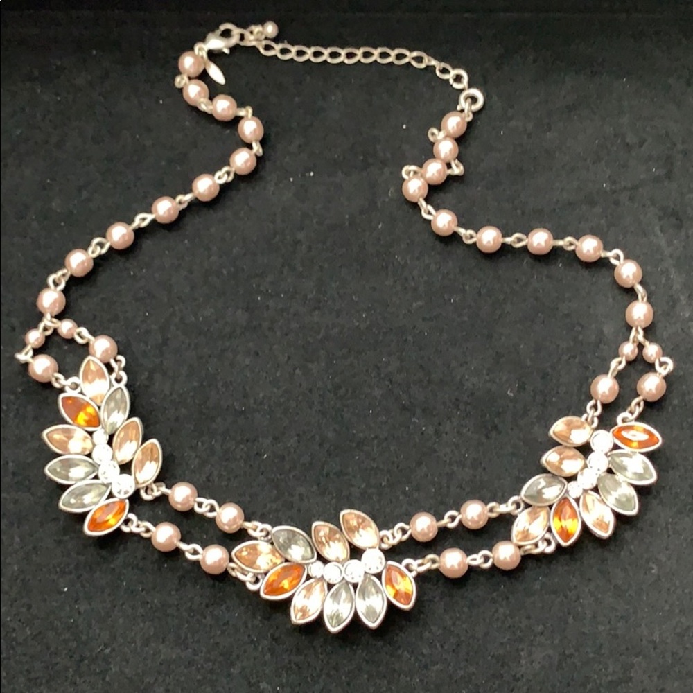 Collar necklace